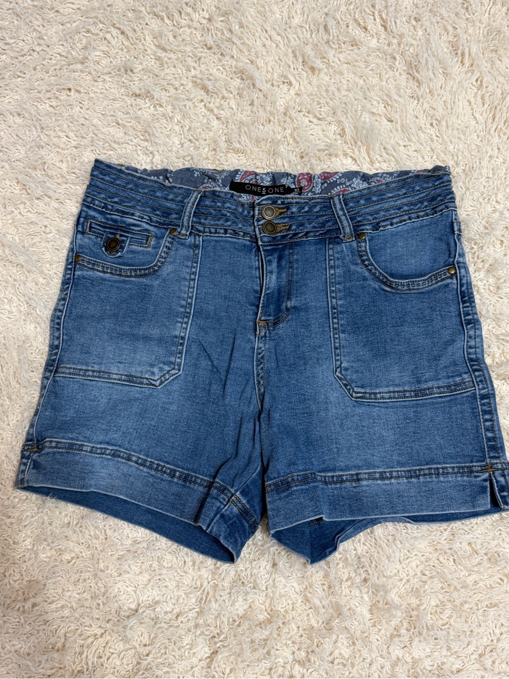 One5One women’s 10 Blue Denim Casual Shorts